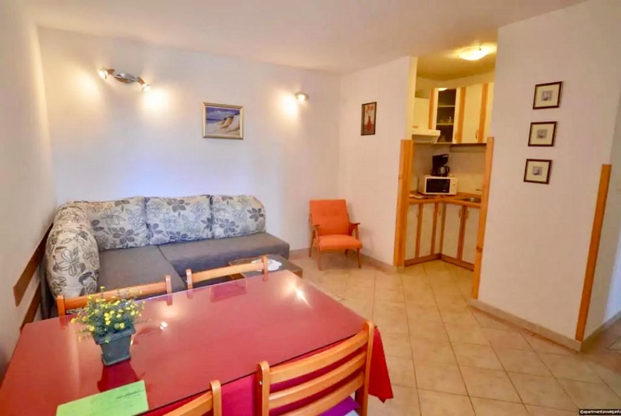 Apartment Dana 로비니 외부 사진