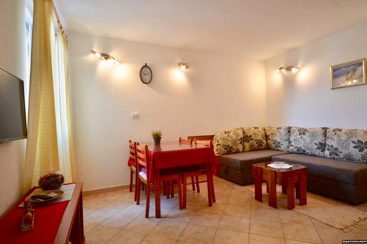 Apartment Dana 로비니 외부 사진
