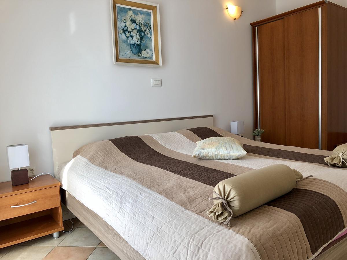 Apartment Dana 로비니 외부 사진